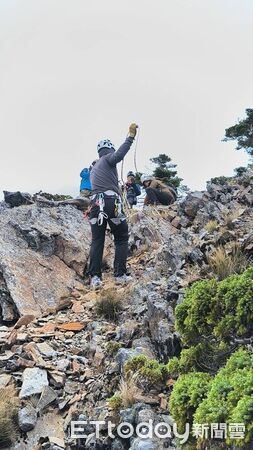 ▲▼退休校長攀玉山後四峰失聯4天！搜救隊陸空搜索「最後定位點」。（圖／記者吳世龍翻攝）