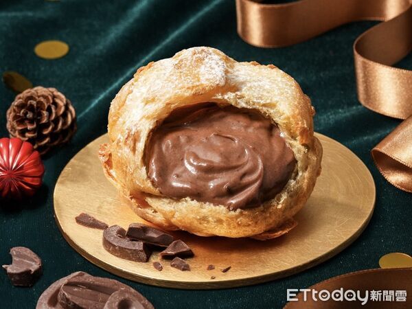 ▲▼beard papa&rsquo;s12月推出3款人氣口味泡芙，包括巧克力、開心果、草莓，還有加碼限時推出的「蜂蜜奶油派皮」。（圖／▼beard papa&rsquo;s提供）