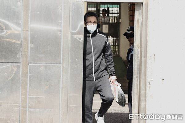 ▲▼ 朱學恒出獄。（圖／記者徐文彬攝）