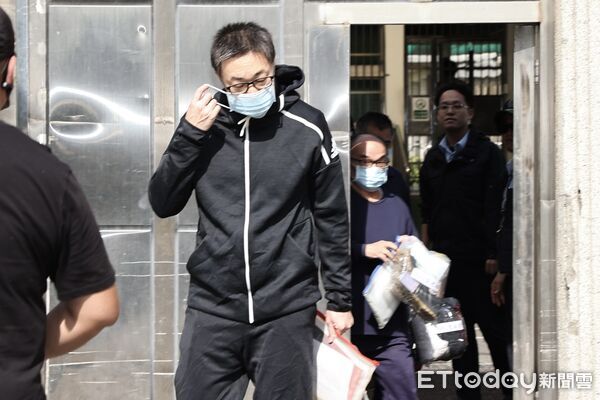 ▲▼ 朱學恒出獄。（圖／記者徐文彬攝）
