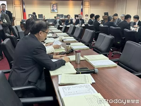 ▲▼因應海纜頻遭破壞，立法院交通委員會今審查氣象法、電信法等法案。（圖／記者李姿慧攝）