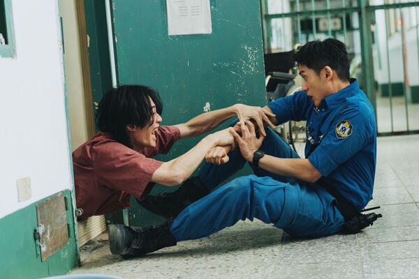 ▲《監所男子囚生記》開播後話題不斷，邀請李英宏演出受刑人。（圖／愛奇藝國際版、壹壹影業提供）