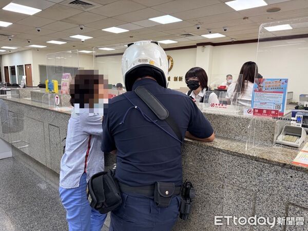 ▲王女匯款給胞弟。（圖／記者陳崑福翻攝）