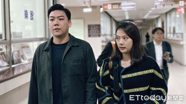 ▲▼涉犯大罷免幽靈連署案的國民黨「罷吳四騎士」成員賴苡任，今（1日）到台北地院出庭不認罪。（圖／記者黃哲民攝）