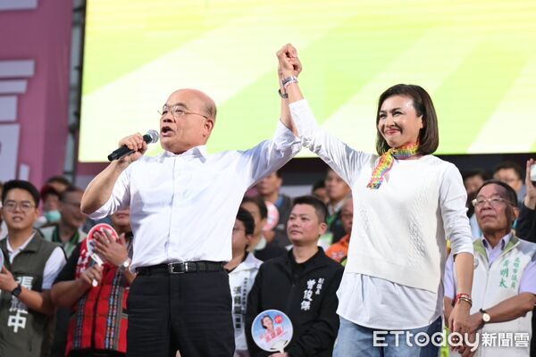 ▲▼蘇貞昌助攻邱議瑩「脫口1句」引爆戰火，藍營怒轟：別羞辱高雄人。（圖／記者賴文萱翻攝）