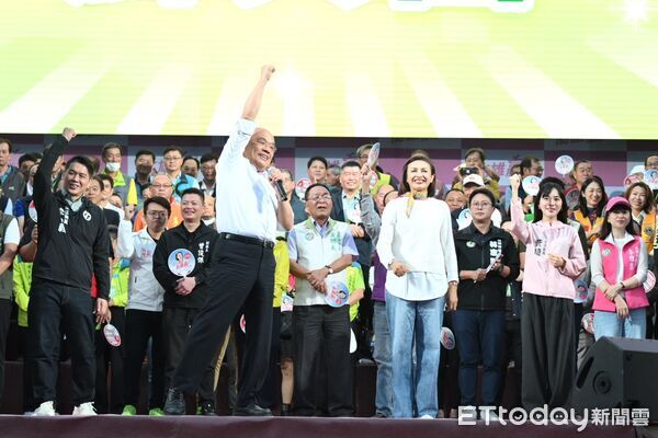 ▲▼蘇貞昌助攻邱議瑩「脫口1句」引爆戰火，藍營怒轟：別羞辱高雄人。（圖／記者賴文萱翻攝）