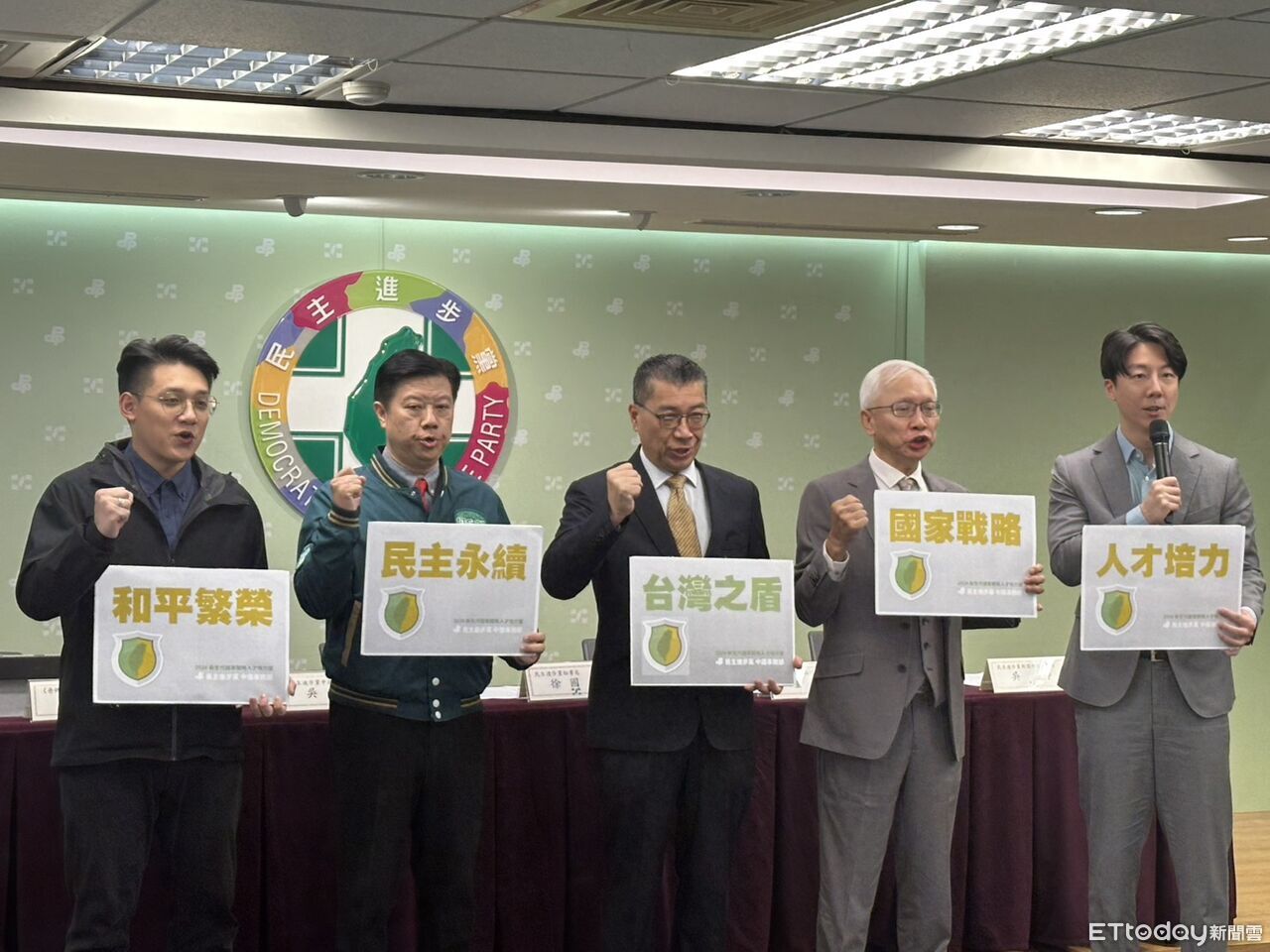 民眾黨爆退黨潮？　徐國勇稱「不予批評」後喊：歡迎大家加入民進黨