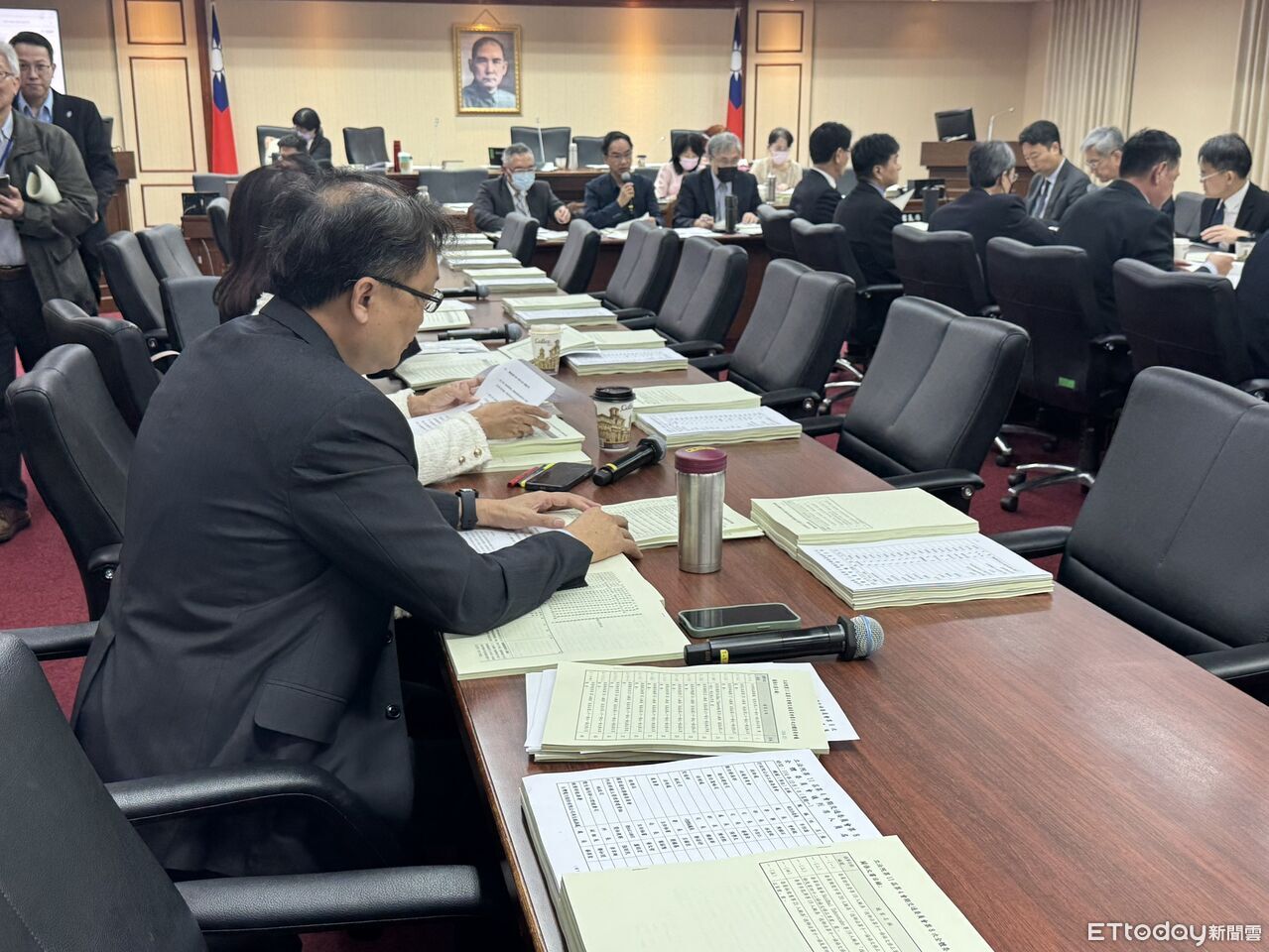 海纜頻遭破壞　立院初審通過「危害氣象設備」罰200萬