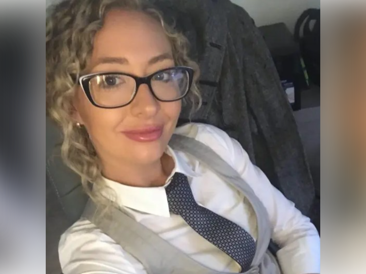 把15歲男學生騙上床！　澳洲女師「帶娃出庭」認罪了