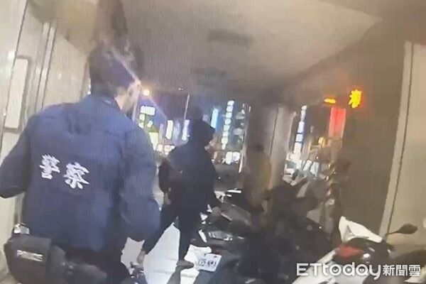 失聯移工見警扔下朋友落跑　當街跌倒被逮...一查竟是通緝犯