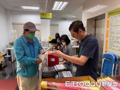 捐5張雲端發票送水果月曆　屏東財稅局12／8限量兌換