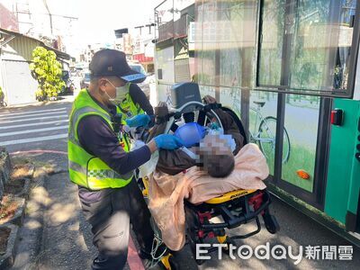 不捨！風雨無阻「導護爺爺」公車摔倒昏迷　全校師生集氣