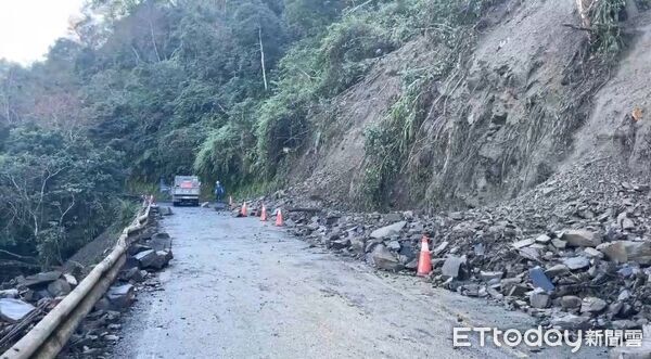 ▲太平山國家森林遊樂區內道路宜專1線8.5公里處邊坡落石。（圖／太平山莊提供，下同）