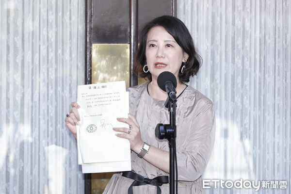 ▲▼民進黨立委吳思瑤抨擊民、國兩黨通過之法案。（圖／記者湯興漢攝）