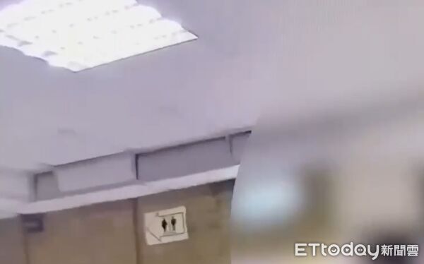 ▲▼旅遊業務偷拍未滿10歲女童上廁所，手機打開滿滿私密照。（圖／記者邱中岳翻攝）