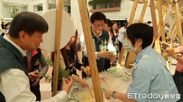 ▲青少年探索班成果發表會登場，13個體驗攤位展現一年多元課程成果。（記者林東良翻攝，下同）