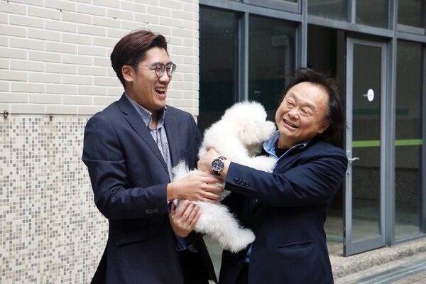 ▲王世堅(右)與台北海大機車教授林威克。（圖／台北海大提供）