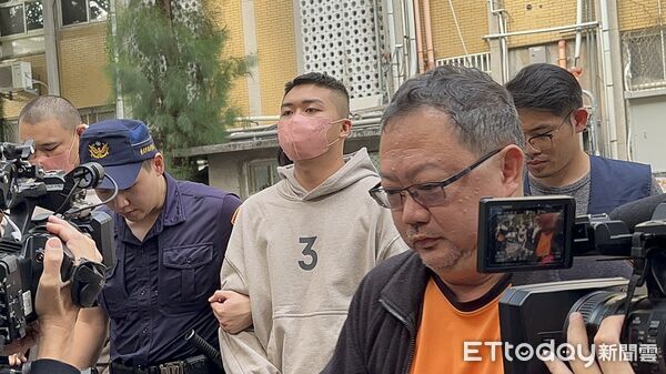 ▲▼南萬華教父辭世！義子告別式「完成遺願」...砍斷仇家黑狗雙腳筋。圖為徐嫌(20歲)。（圖／記者劉昌松攝）