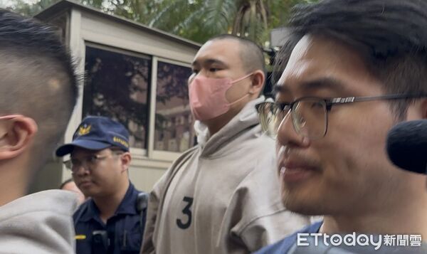 ▲▼南萬華教父辭世！義子告別式「完成遺願」...砍斷仇家黑狗雙腳筋。圖為王嫌(25歲)。（圖／記者劉昌松攝）