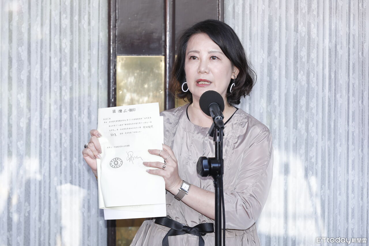 財劃法覆議否決　綠委：一年挖走1.43兆藍白連質詢4小時都不願意