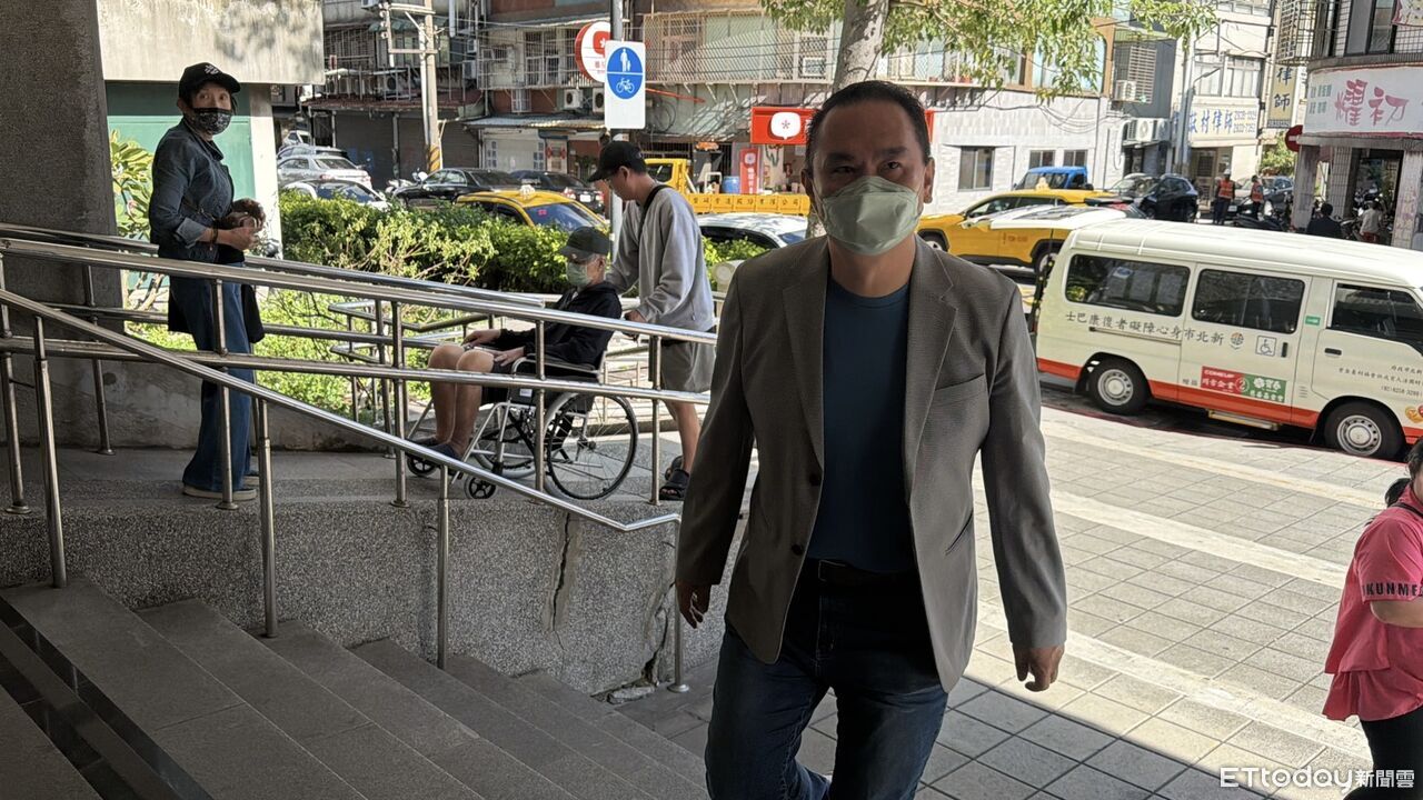 快訊/涉農會選舉送洋酒拉票 北市議員陳重文父子今出庭