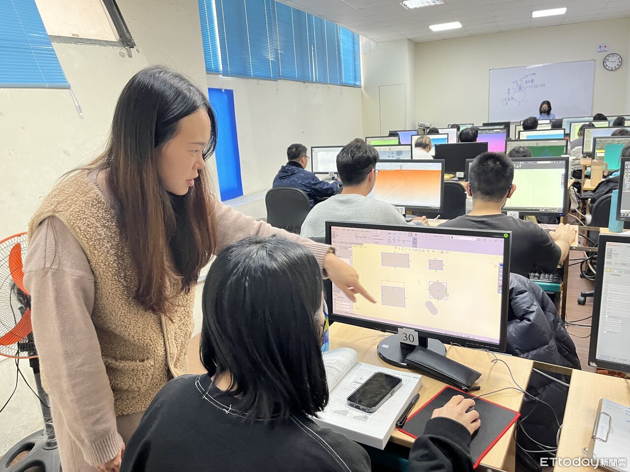 航太碩士卡關轉職成功！　參加青年職訓專班拿雙證照晉升科技工程師