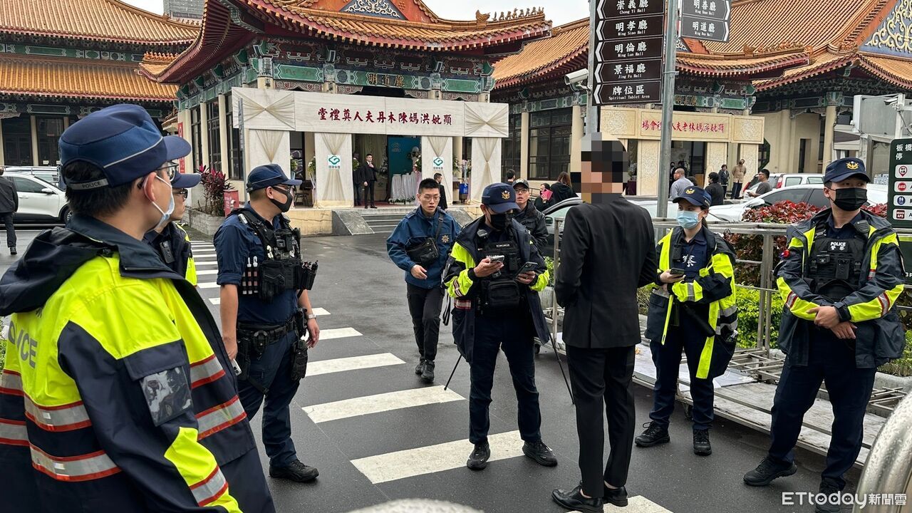 天道盟南萬華教父出殯!警重兵盤查逮3人 宿敵「黑狗」仍被斷腳筋