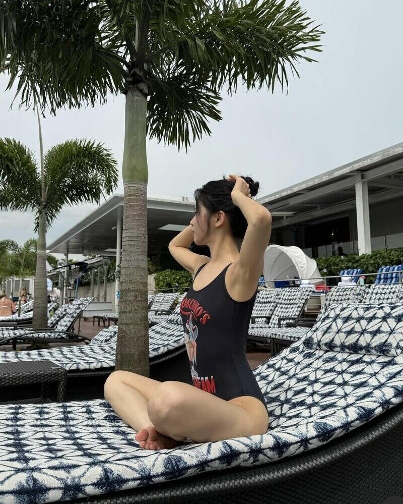 Solar頌樂換上Moschino冰淇淋復古泳裝泳池大解放＋7款必收連身泳裝度假單品推薦