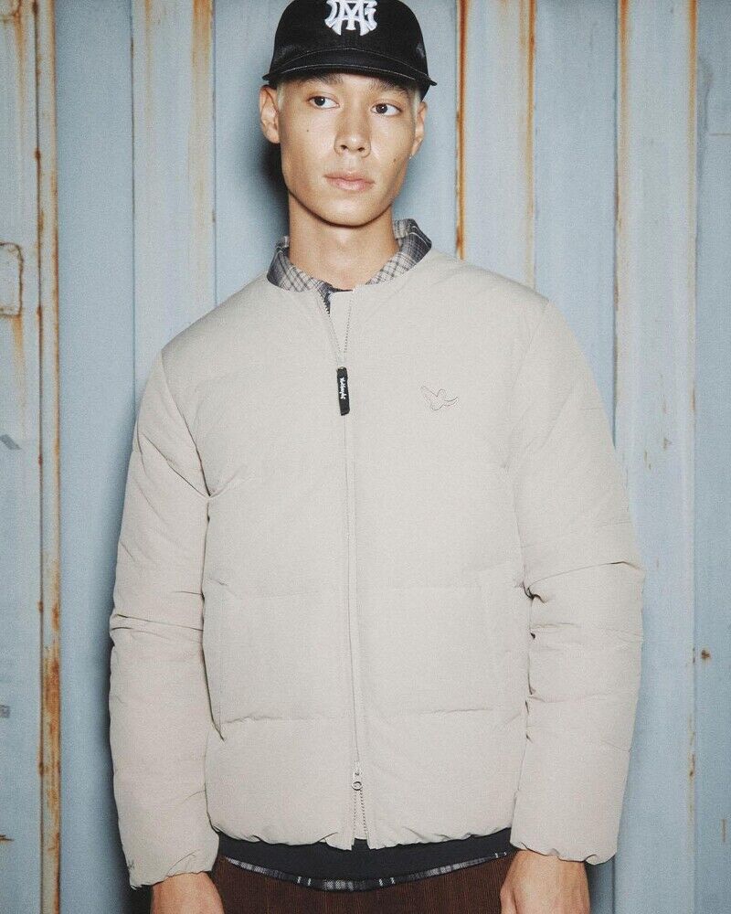 寒流必備！Mark Gonzales小天使羽絨外套保暖登場，輕盈保暖、異材質拼接重點一次看