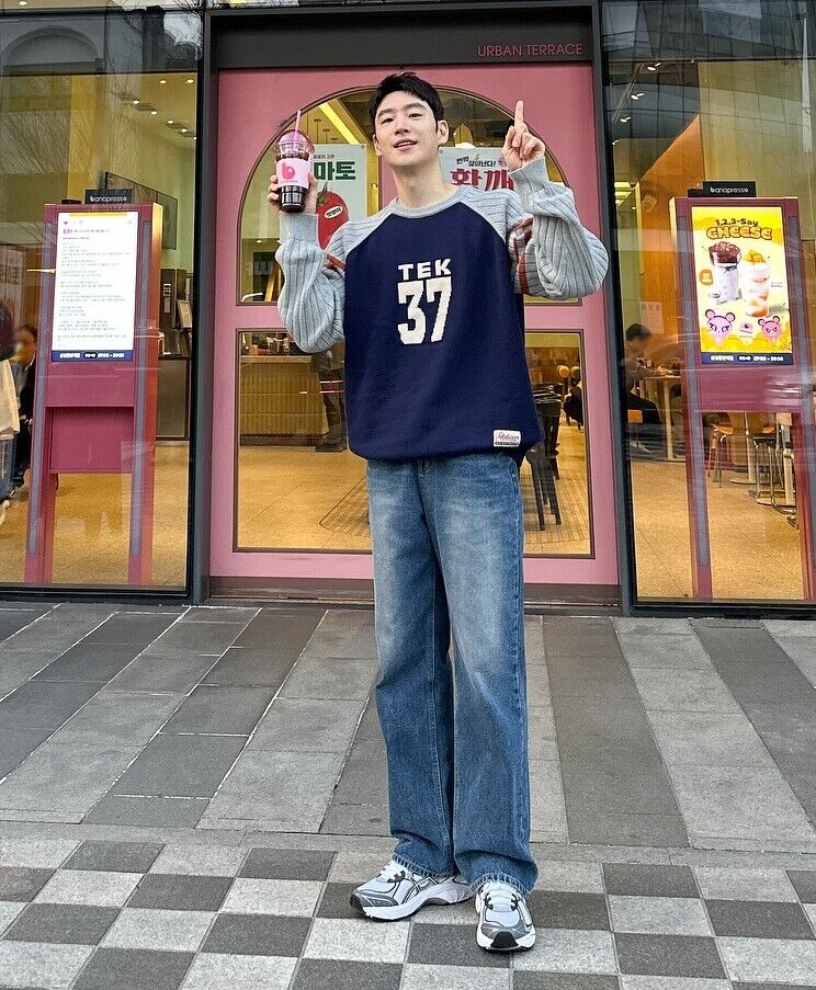 李帝勳41歲仍有少年感！用帽T、寬褲、球鞋穿出零違和的鄰家氣質