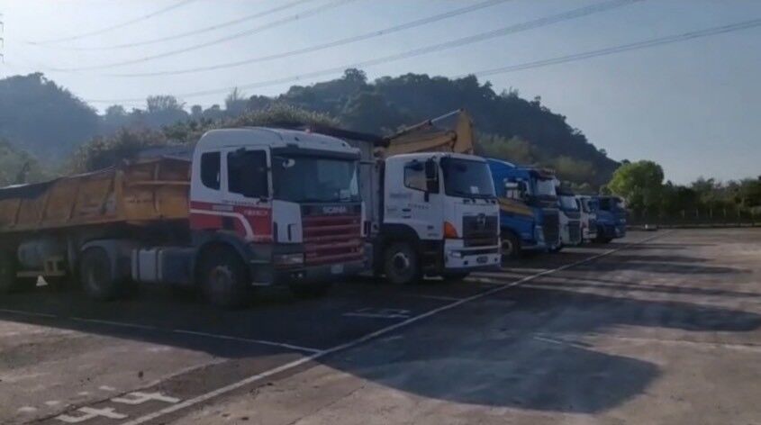 ▲南投地檢署查獲埔里鎮眉溪國有地遭違法棄置廢棄土方。（圖／記者高堂堯翻攝）