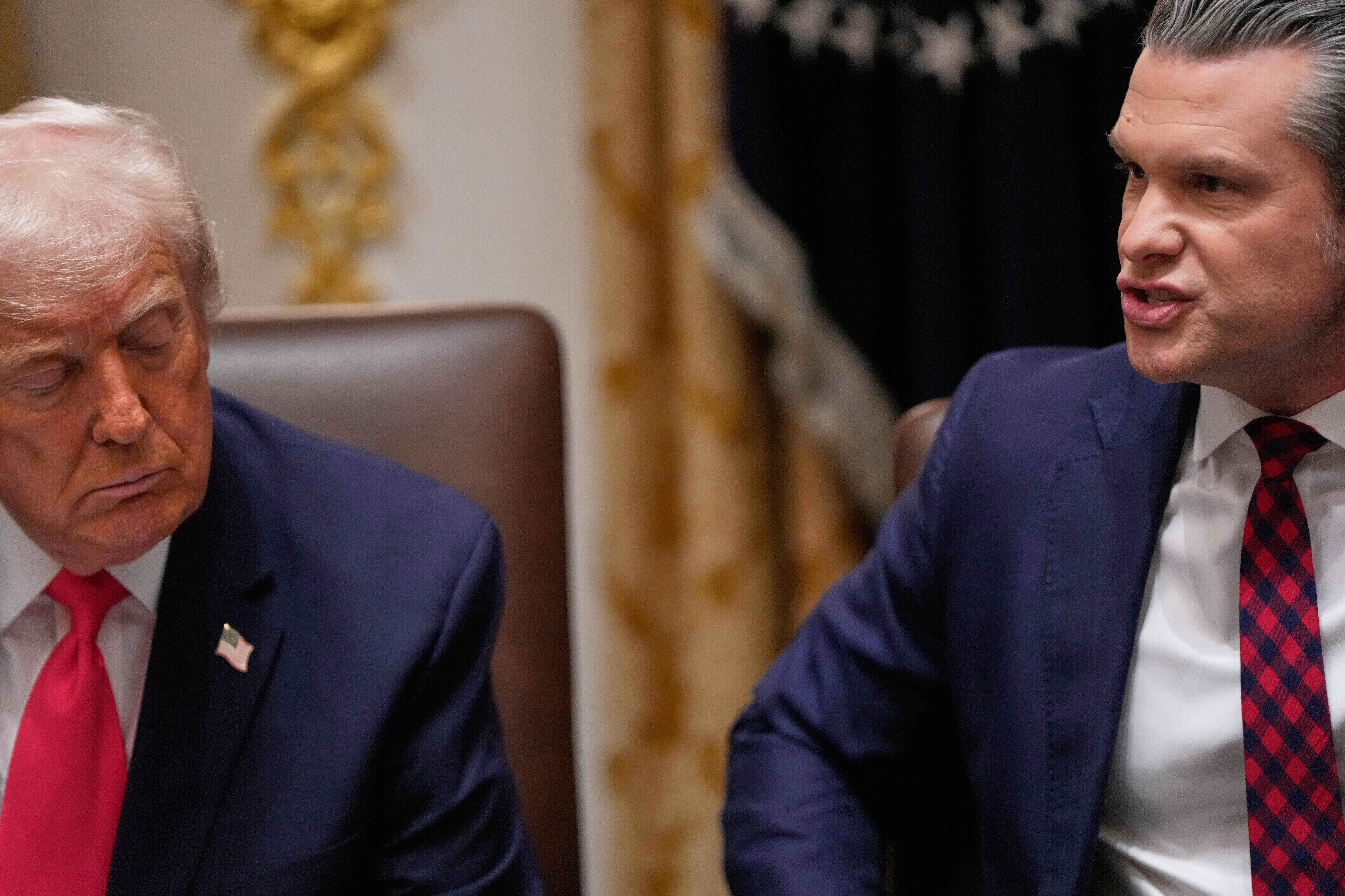 ▲▼川普開內閣會議打瞌睡。（圖／達志影像／美聯社）