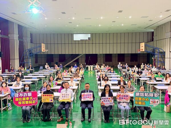 ▲台南地檢署舉辦通譯人才教育訓練，檢察長鍾和憲親自主持開訓典禮，強調跨語言溝通的重要性。（記者林東良翻攝，下同）