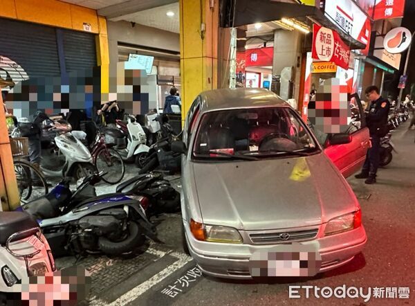 ▲▼高雄傍晚車禍。（圖／記者吳世龍翻攝）