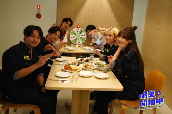 ▲《明星開拍中》是由(左起)楊銘威、陳漢典、風田、黃偉晉、Lulu黃路梓茵、曾莞婷共同打造的網路節目。（圖／TVBS）