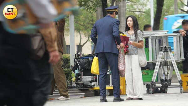 猜猜我是誰1／阮經天單膝下跪　示愛李沐畫面曝光