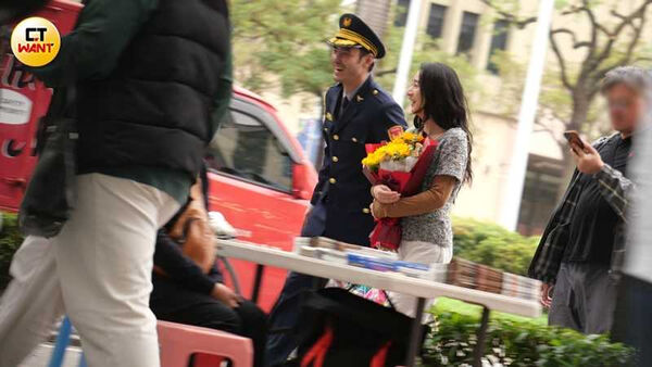 猜猜我是誰1／阮經天單膝下跪　示愛李沐畫面曝光