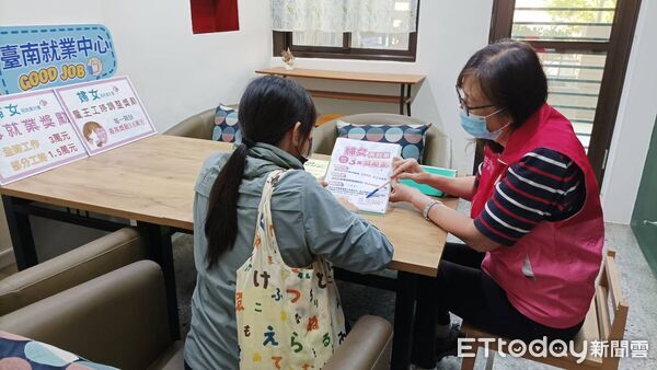 ▲勞動部就業促進措施協助弱勢婦女重返職場，透過工時調整及僱用獎助，開啟重生契機。（記者林東良翻攝，下同）