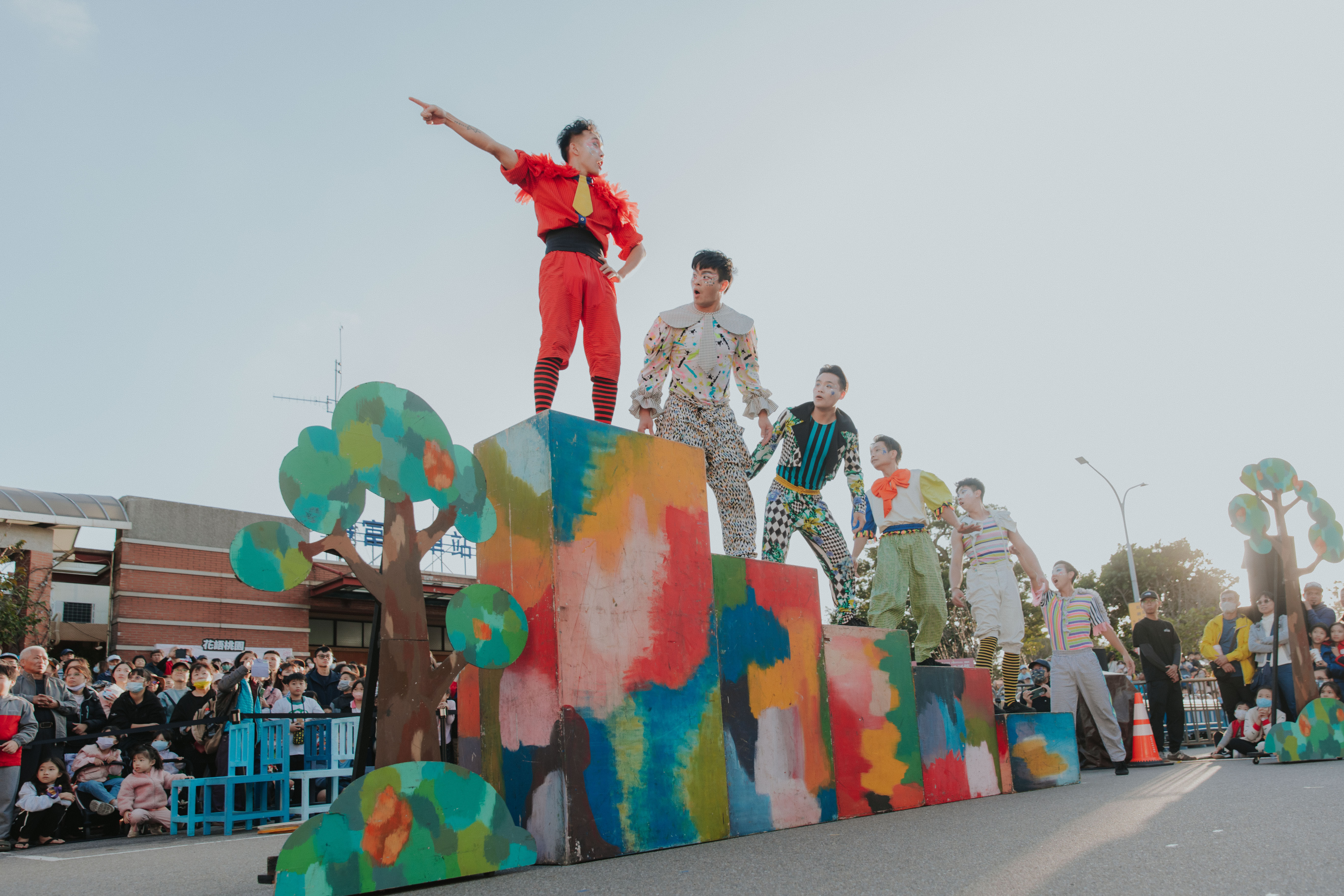 ▲▼富岡,楊梅,富岡鐵道藝術生活節,仙草嘉年華,花海,JOJO。（圖／桃園縣政府提供）