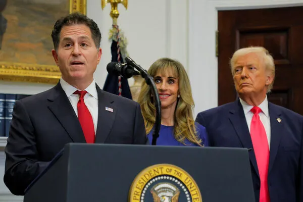 ▲▼美國戴爾科技（Dell Technologies）執行長戴爾（Michael Dell）與妻子蘇珊（Susan）捐款62.5億美元助2500名兒童啟動「川普帳戶」。（圖／路透）