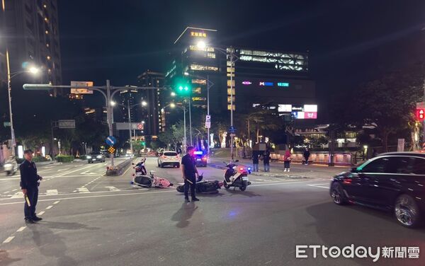 ▲▼監視器拍下碰撞瞬間，薛姓員警行車記錄器拍下撞擊瞬間             。（圖／記者陳以昇翻攝）