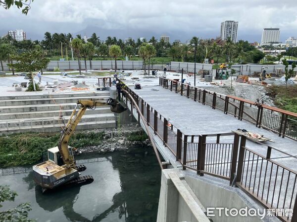 ▲▼花蓮縣長徐榛蔚前往太平洋公園會勘整建情形及施工品質。（圖／花蓮縣政府提供，下同）