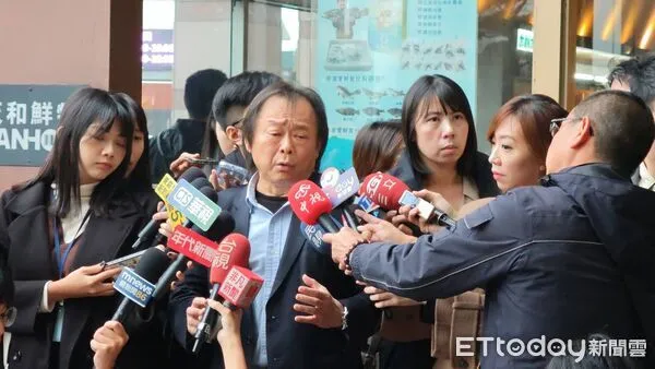 ▲▼民進黨立委王世堅受訪。（圖／記者陳煥丞攝）