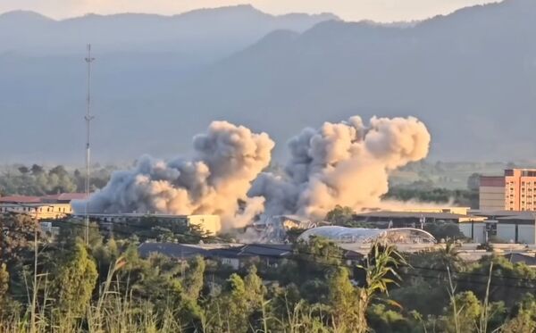 緬甸軍政府大動作宣稱摧毀了東南亞最惡名昭彰的「詐騙中心」KK園區。（翻攝自 Khaosod English X）