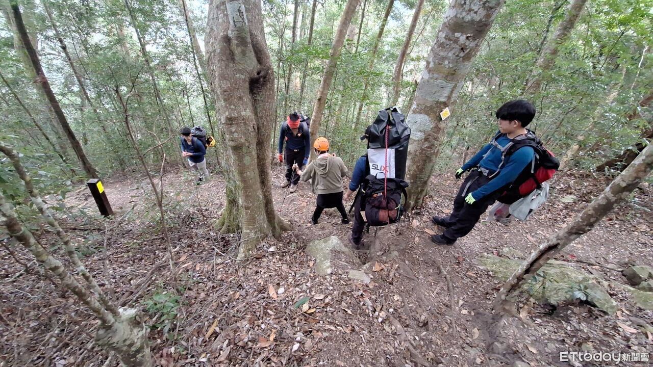 快訊／獨攀八仙山摔落邊坡！台中登山客受困1夜　今早求援獲救