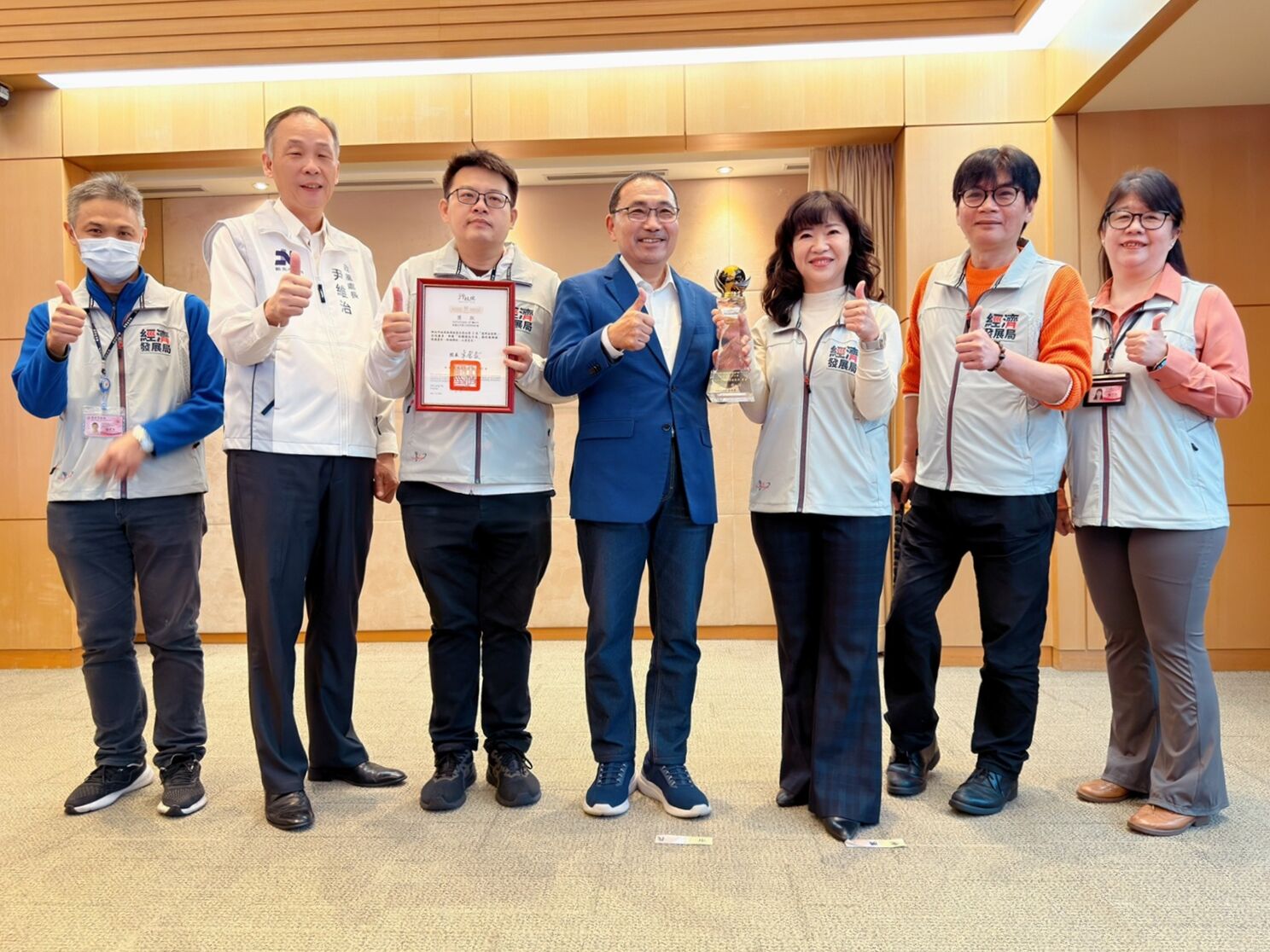 ▲新北經發局奪透明晶質獎。（圖／新北市經發局提供）