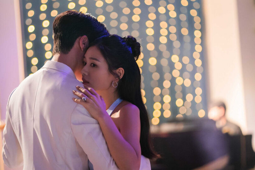 《一吻爆炸》甜到炸出排行榜！安恩真私服穿搭同步爆紅、5 套日常時髦風格立刻筆記