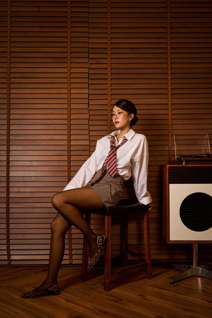 2025秋冬必追「摩卡慕斯」穿搭！9款必收單品一次看，甜中帶酷的質感心動濾鏡