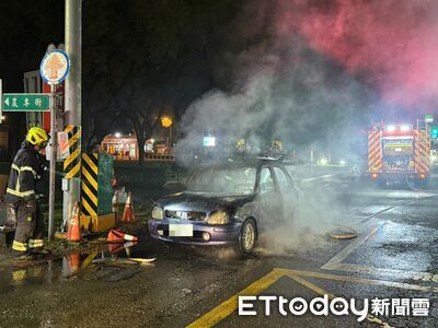 小籠包蒸一半車先燒！屏科大校門口汽車突起火　攤販嚇傻