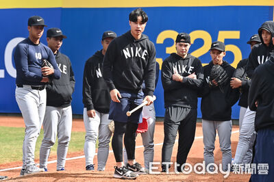 林昱珉、李灝宇「師徒交換」初體驗　勉青棒學員：我們沒比別人差